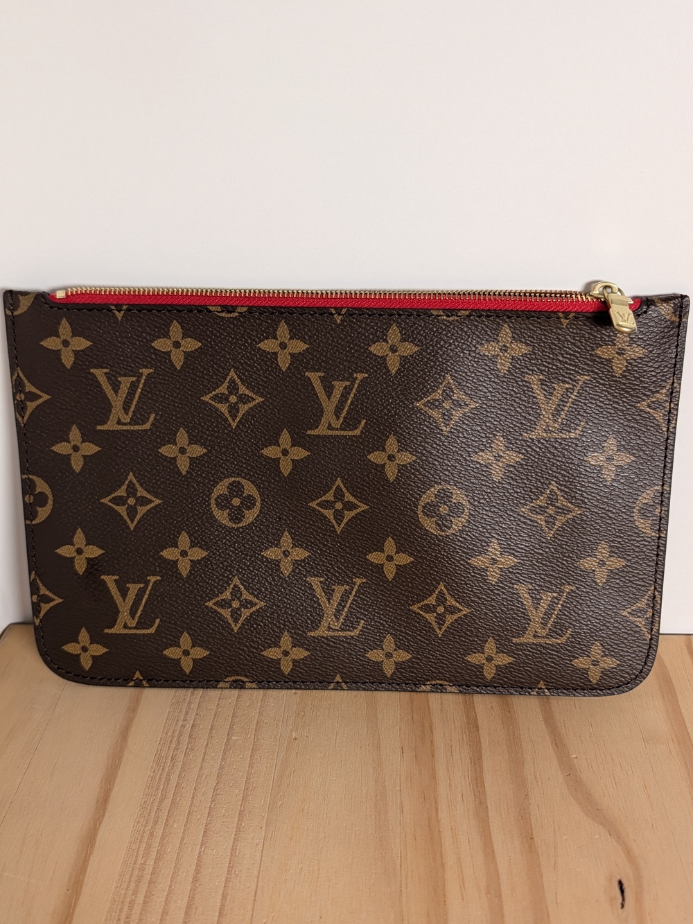 Authentic Louis Vuitton Neverfull Monogram Pochette Red Interior Pouch